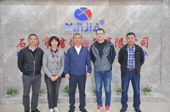 zhang hongguang, presidente de la asociación china de relojes y relojes, y li xia, secretario general, visitaron nuestra empresa
